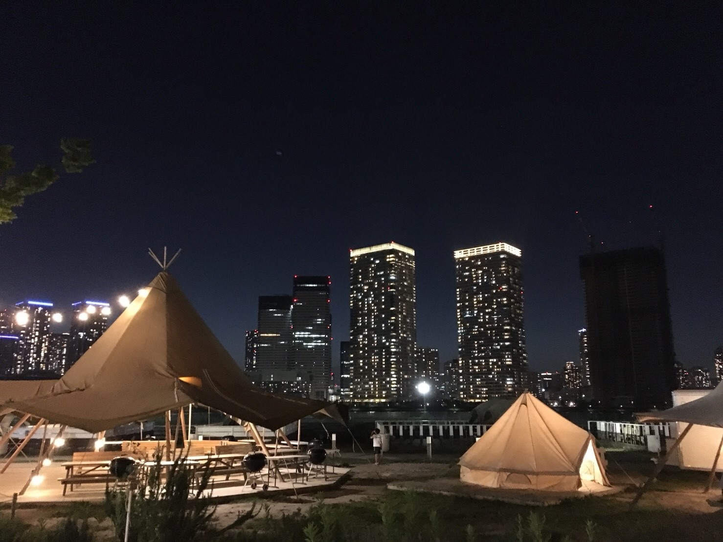 真夏の夜のBBQ 〜夜景×キャンプファイヤー×グランピング〜